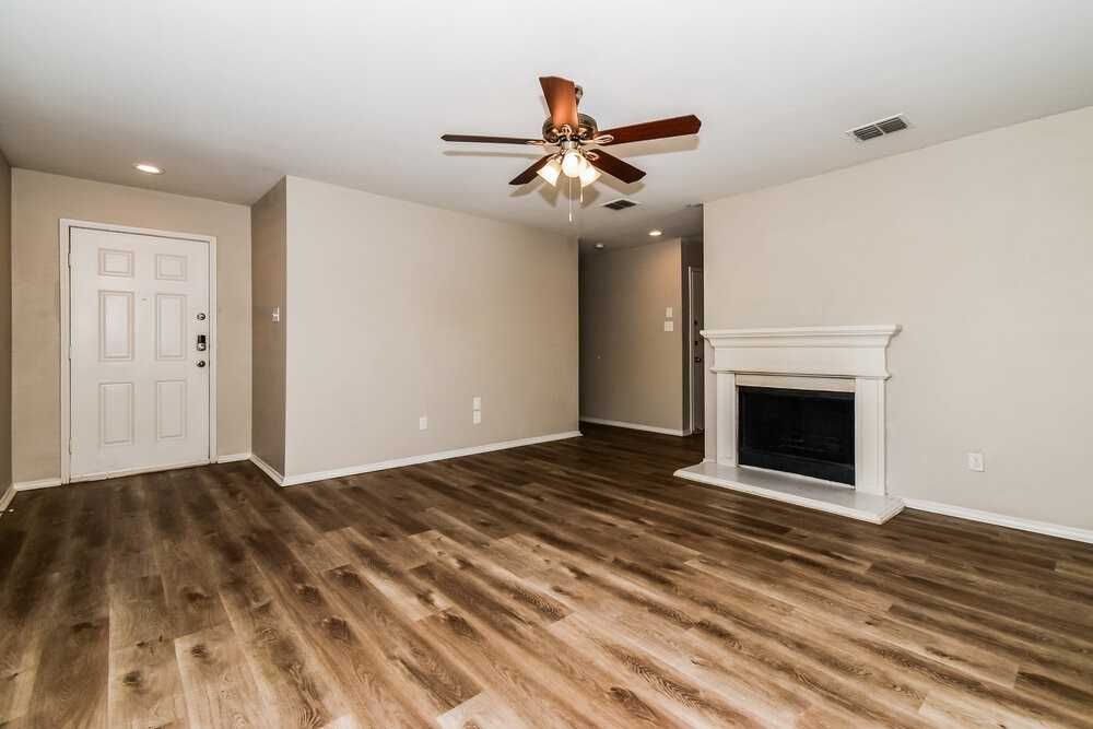 1100 Caroline Dr - Photo 4 of 16