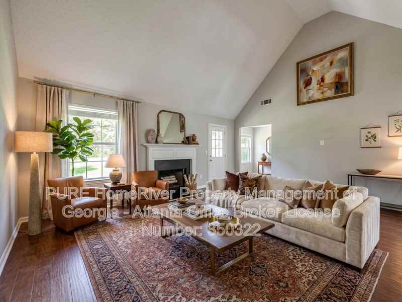 1017 Maris Ln - Photo 2 of 29
