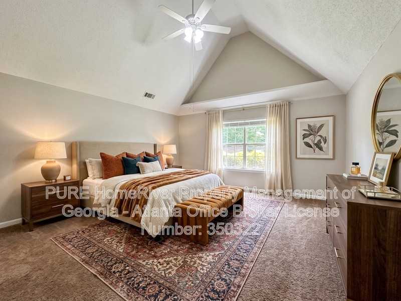 1017 Maris Ln - Photo 4 of 29