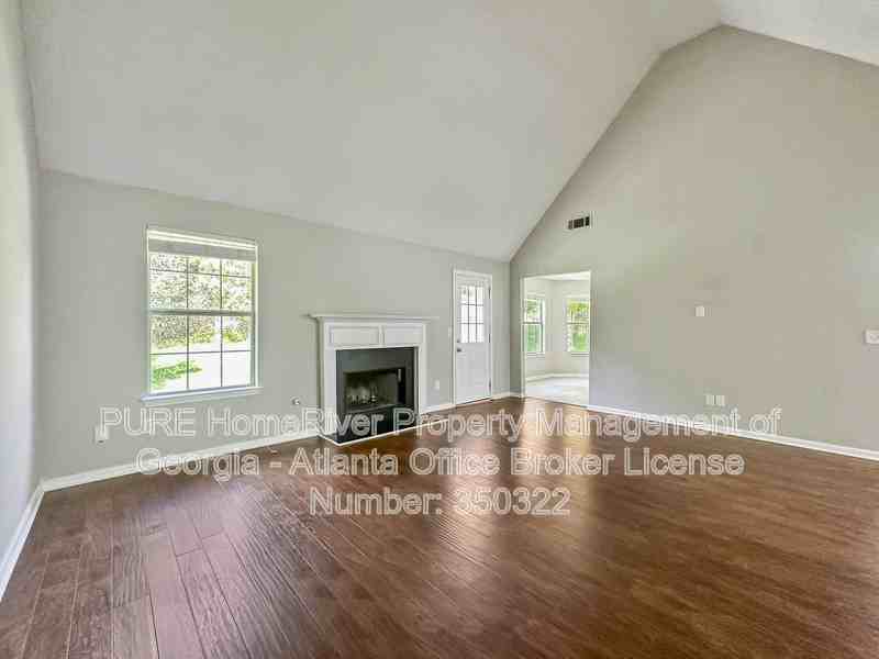 1017 Maris Ln - Photo 6 of 29