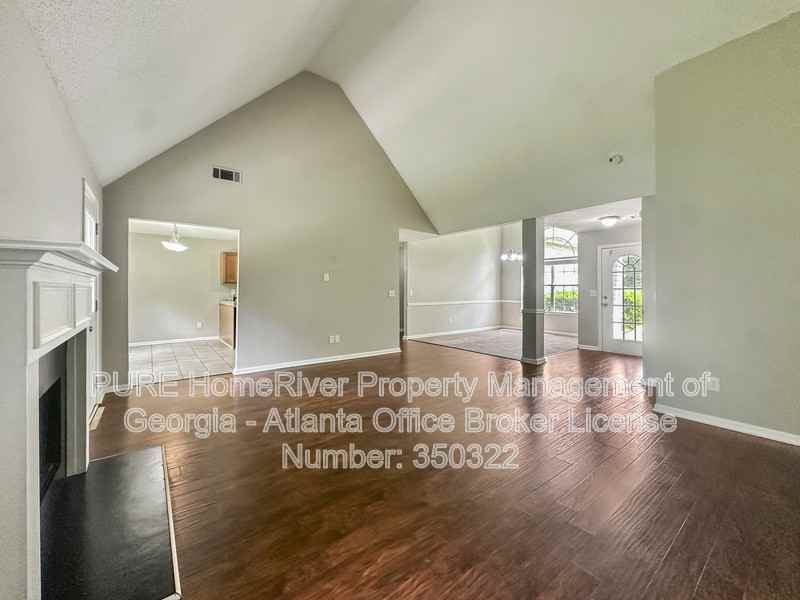 1017 Maris Ln - Photo 7 of 29
