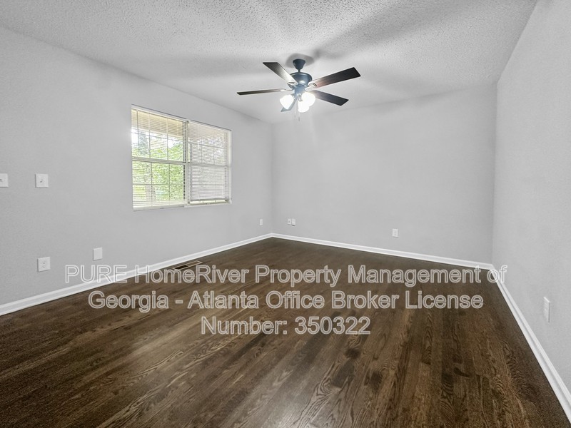 555 Browning Cir - Photo 7 of 26