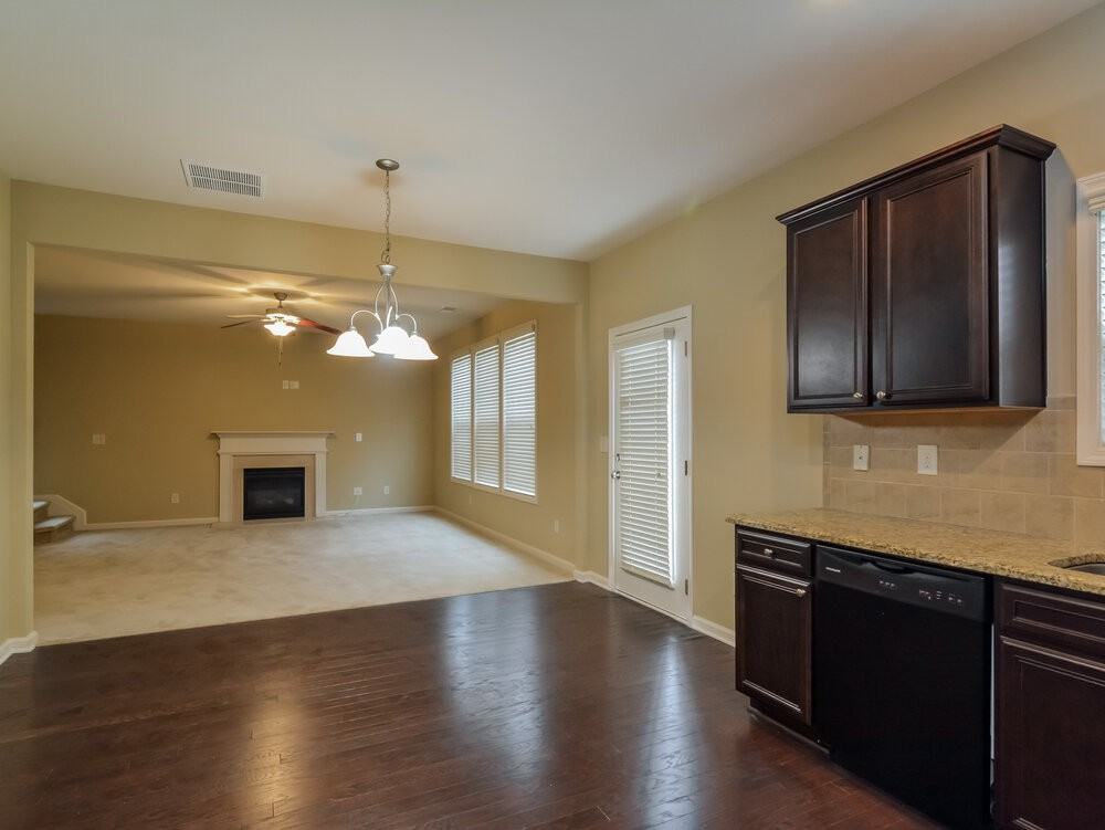 785 Westmoreland Ln - Photo 5 of 15