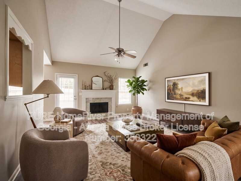 35 Chapman Way - Photo 2 of 23