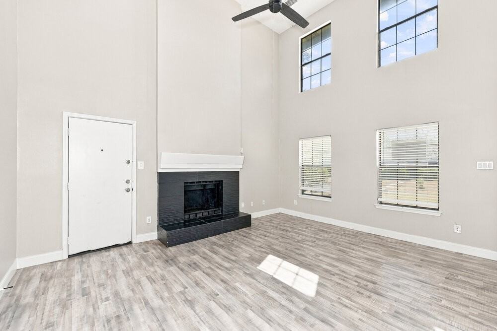 1125 Harvest Hill Ln - Photo 4 of 17
