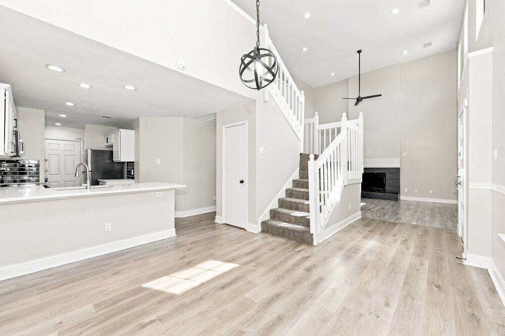 1125 Harvest Hill Ln - Photo 6 of 17