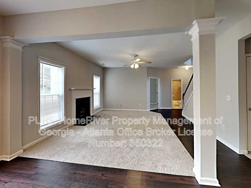 1119 Silvergate Ln - Photo 2 of 28