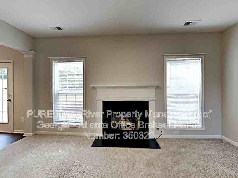 1119 Silvergate Ln - Photo 3 of 28