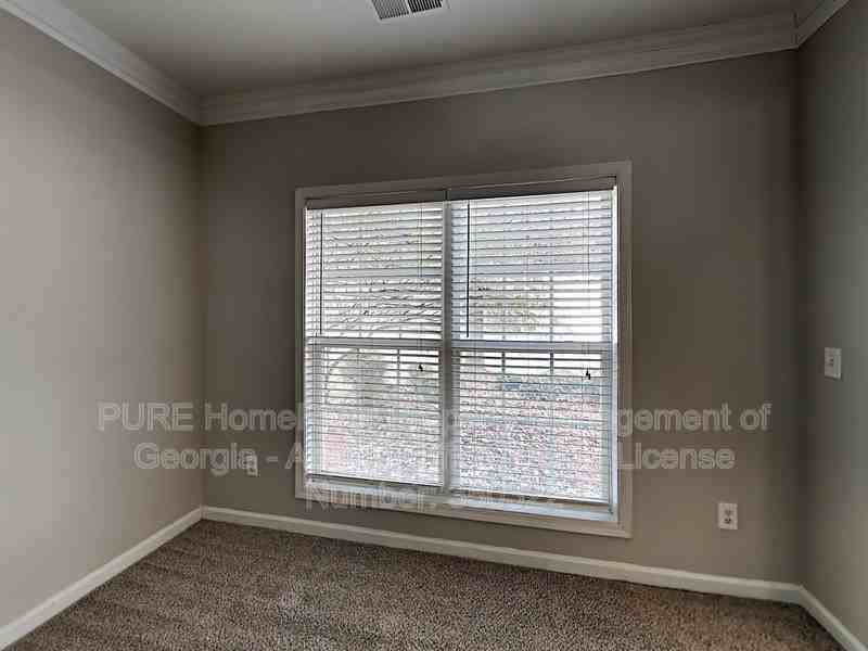 1119 Silvergate Ln - Photo 5 of 28