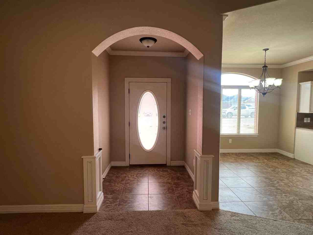 6112 101st Pl - Photo 2 of 10