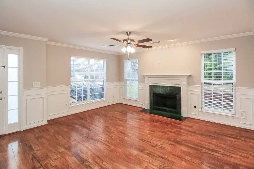 9599 Rollinghills Dr - Photo 5 of 17