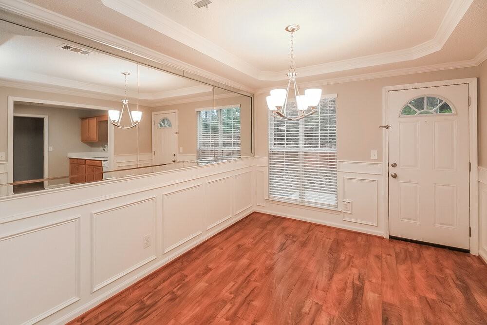 9599 Rollinghills Dr - Photo 7 of 17