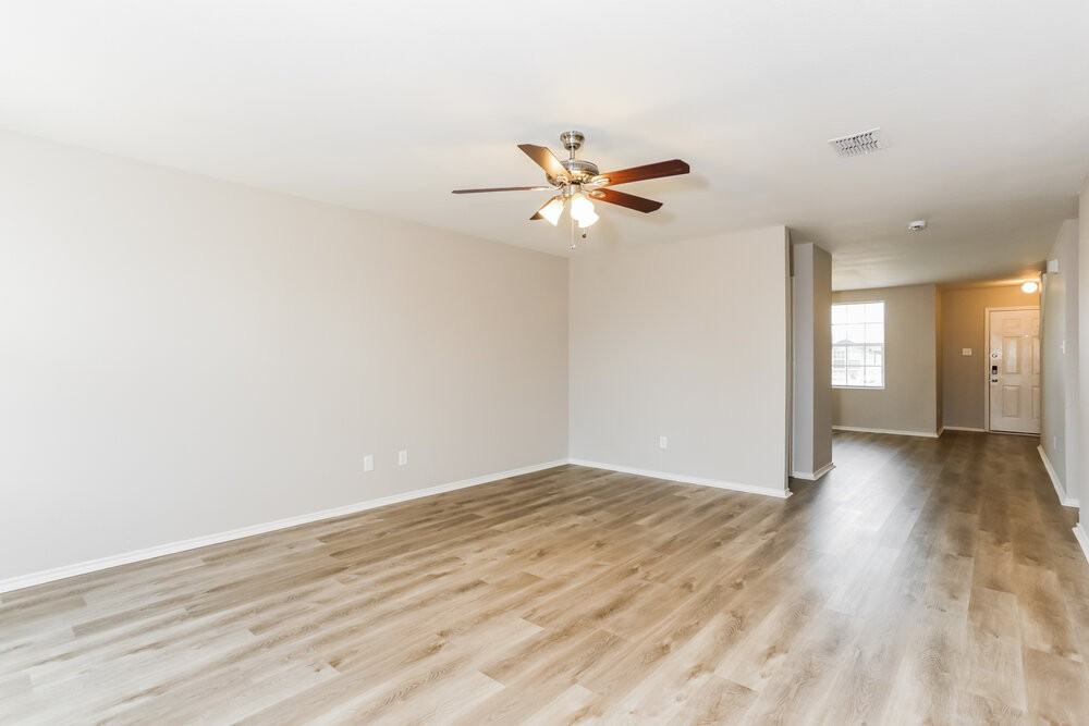 9205 Cheswick Dr - Photo 4 of 17