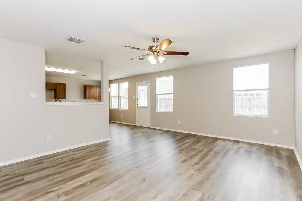 9205 Cheswick Dr - Photo 5 of 17
