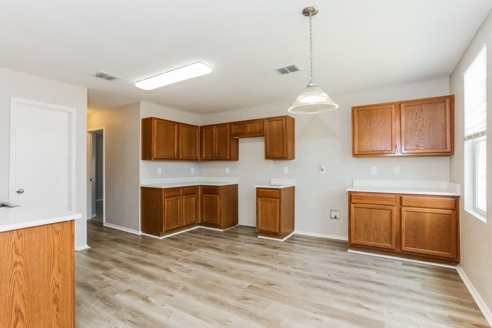9205 Cheswick Dr - Photo 7 of 17