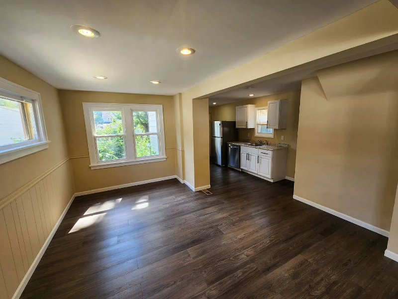 5161 Greenhurst Dr - Photo 7 of 20
