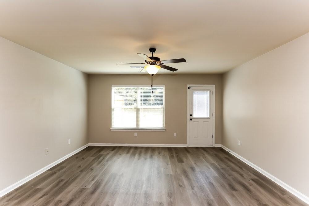 270 Eagles Pkwy - Photo 4 of 16