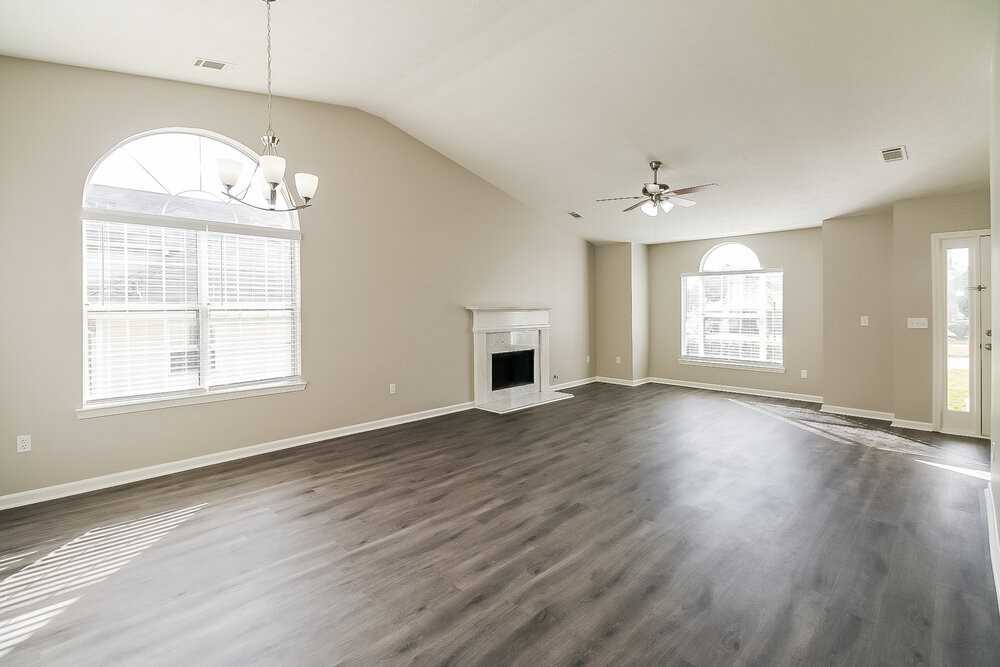 350 Emerald Green Ct - Photo 4 of 15