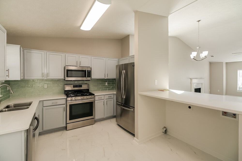 350 Emerald Green Ct - Photo 7 of 15