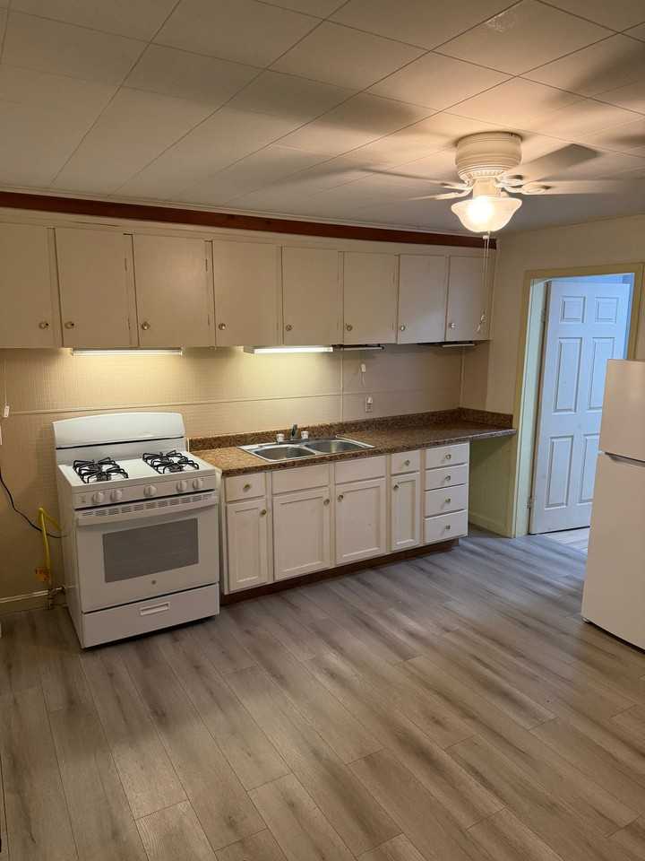 64 High St #2 - Photo 4 of 5