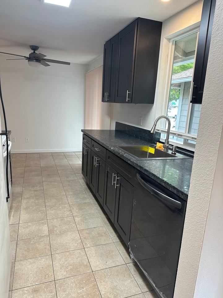 3515 Ne View Ave - Photo 2 of 15