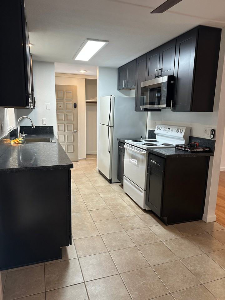 3515 Ne View Ave - Photo 3 of 15