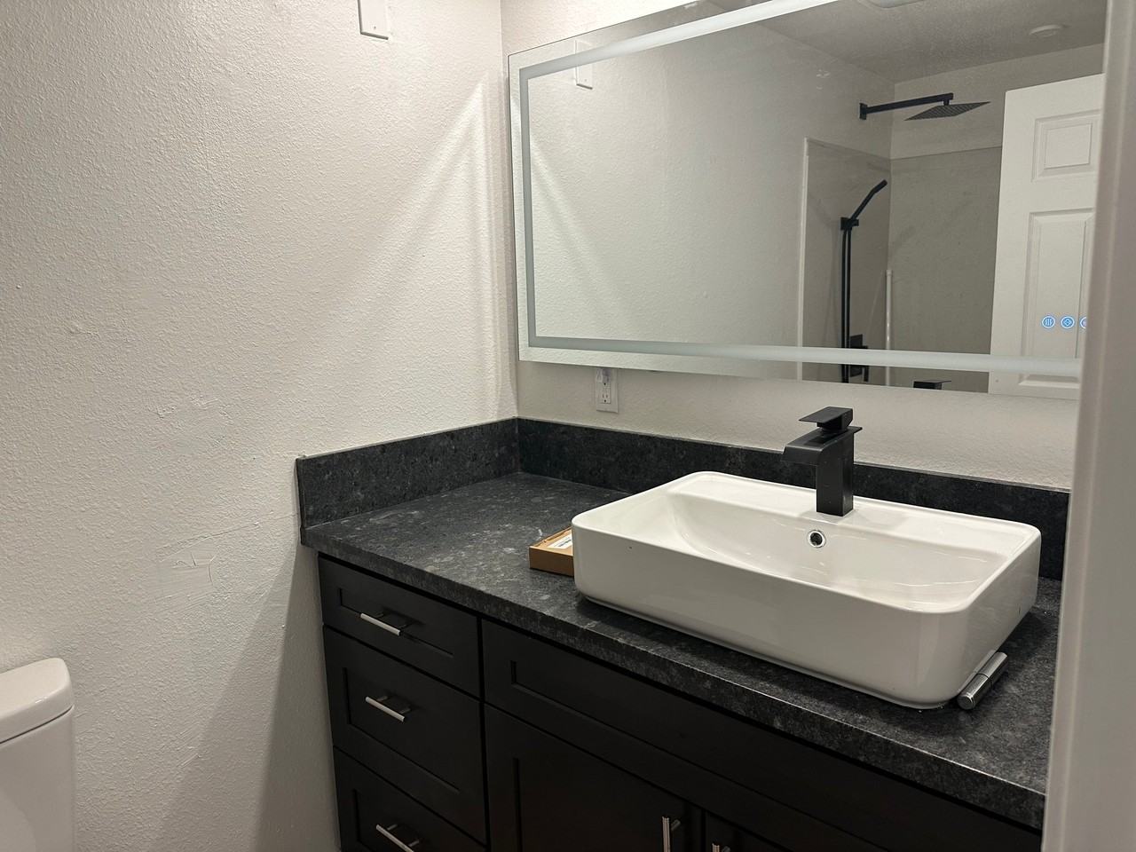 3515 Ne View Ave - Photo 4 of 15