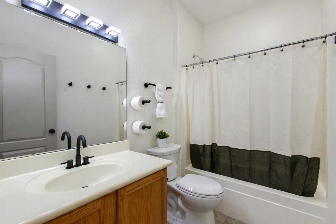 8242 S Hidden Trail Ct - Photo 7 of 13