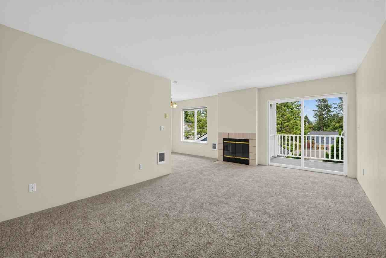 601 Sunset Ave Ne #D - Photo 6 of 16