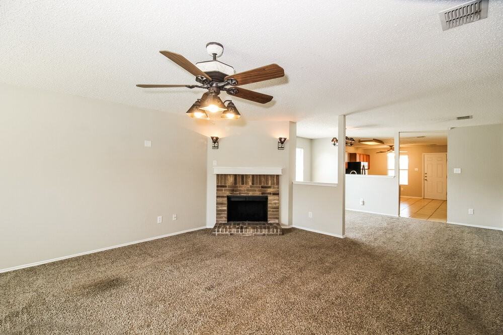 7620 Shoal Bnd - Photo 4 of 16