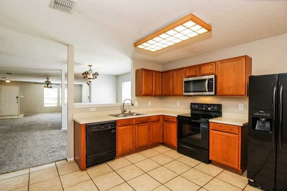 7620 Shoal Bnd - Photo 7 of 16