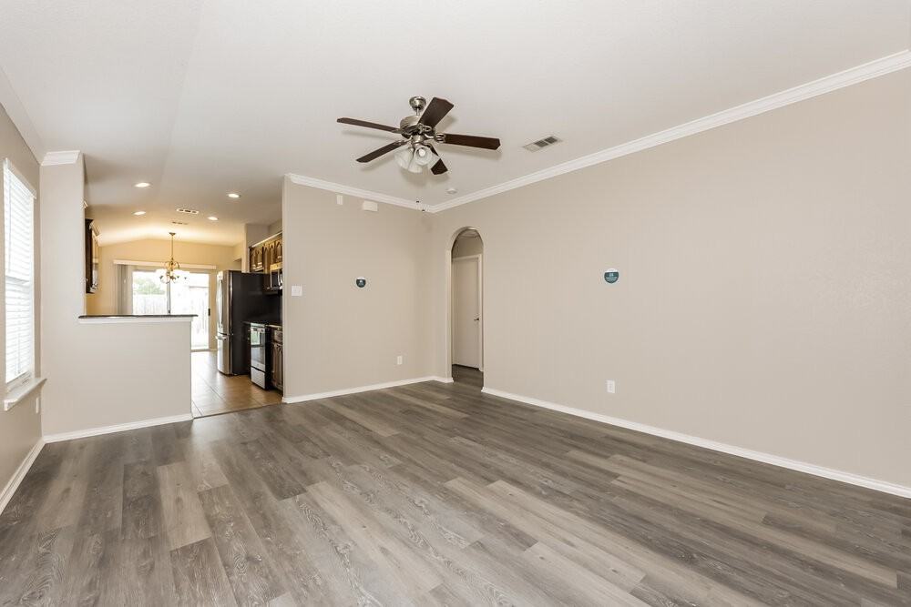 2105 Charmion Ln - Photo 4 of 16