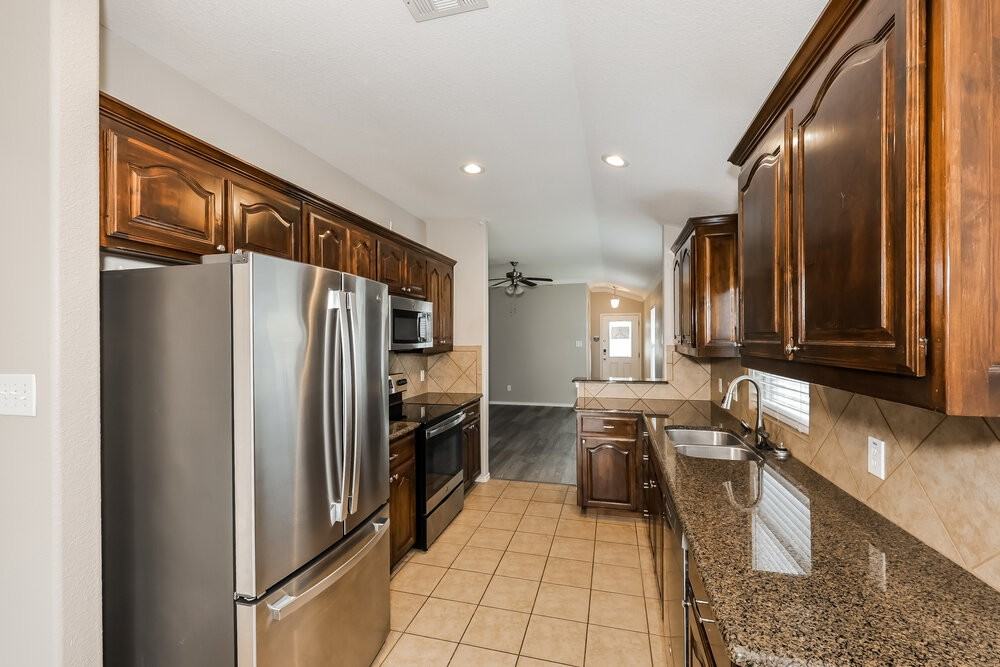 2105 Charmion Ln - Photo 7 of 16