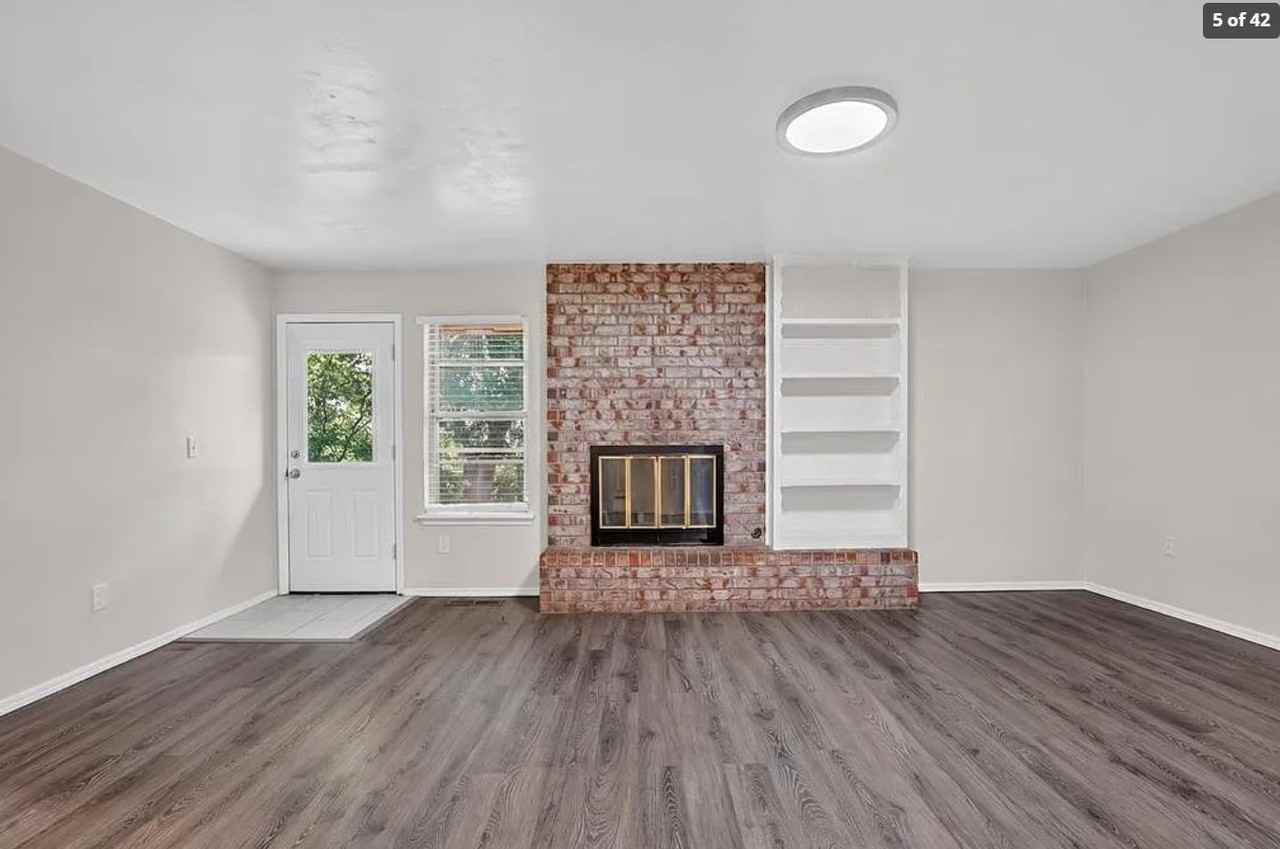 1015 Crown Dr - Photo 3 of 12