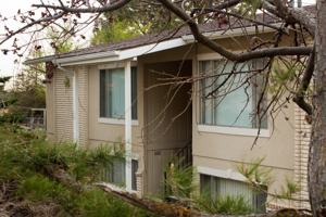 featured image of 702 Eastside Dr #1