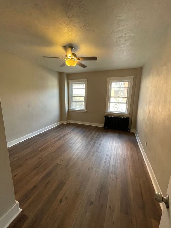 4828 Liberty Ave. - Photo 3 of 26