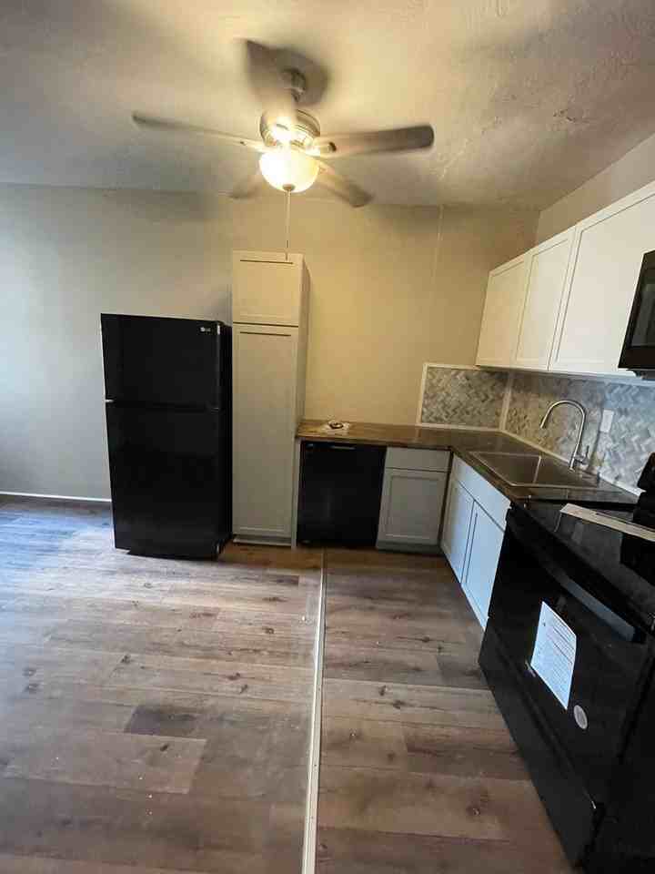 4828 Liberty Ave. - Photo 6 of 26