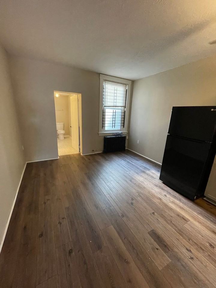 4828 Liberty Ave. - Photo 7 of 26