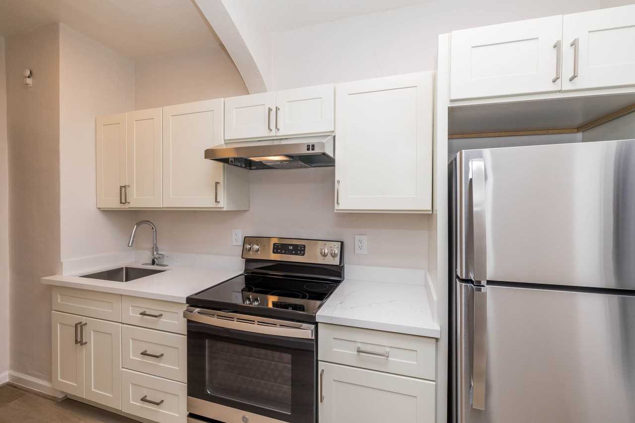 640 Brooklyn - Photo 7 of 18