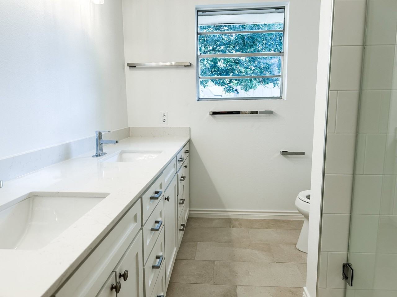 1611 M Ave - Photo 3 of 16
