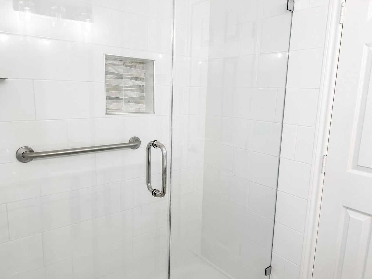 1611 M Ave - Photo 4 of 16