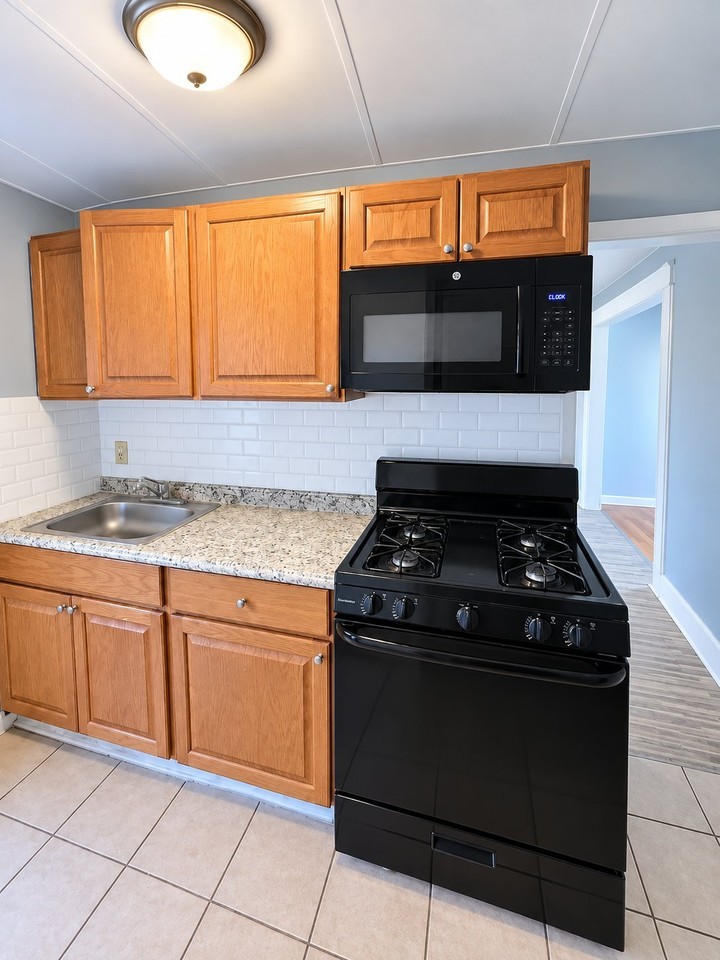 709 Kensington Ave #E - Photo 2 of 8