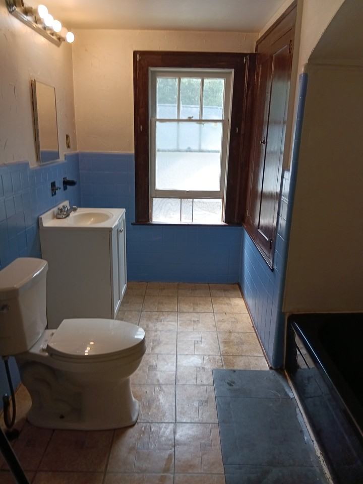 123 Hill St - Photo 5 of 11