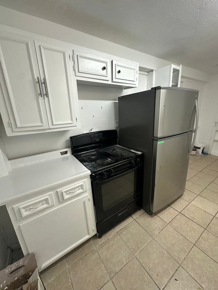 1002 W Lynwood Ave #3