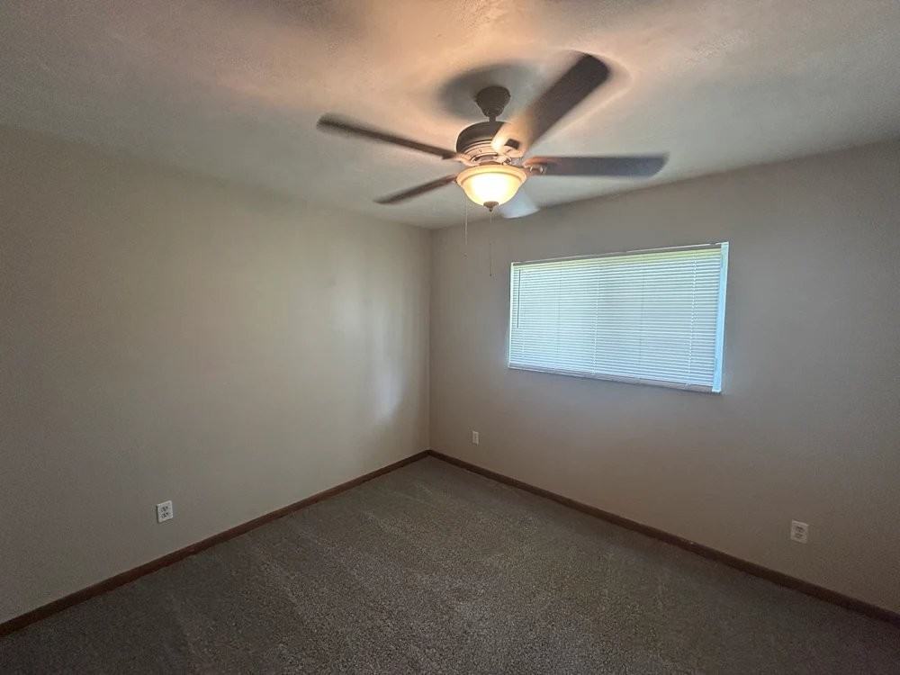 450 Se 17th Ave - Photo 3 of 7