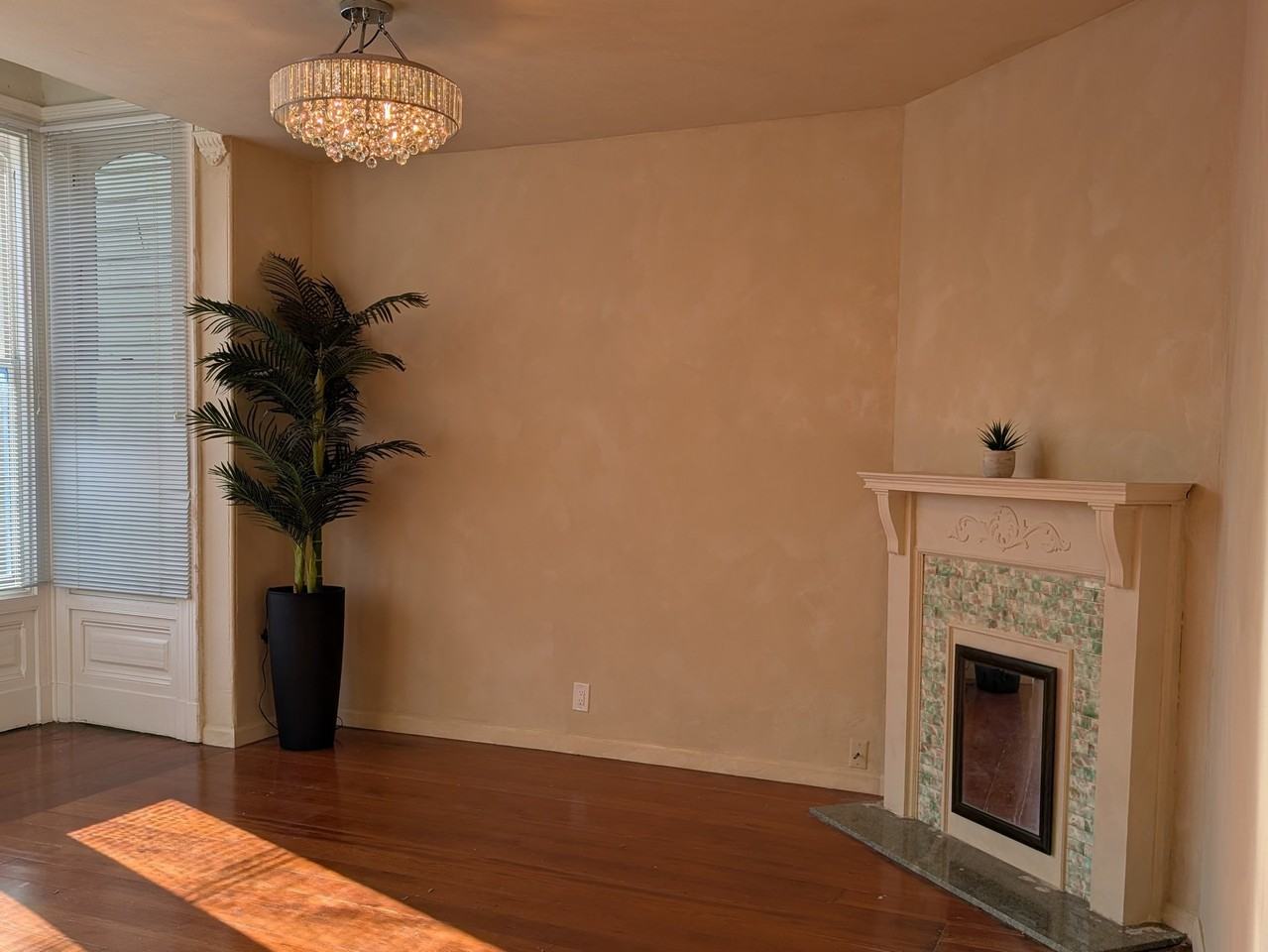 320 Bartlett St - Photo 4 of 20