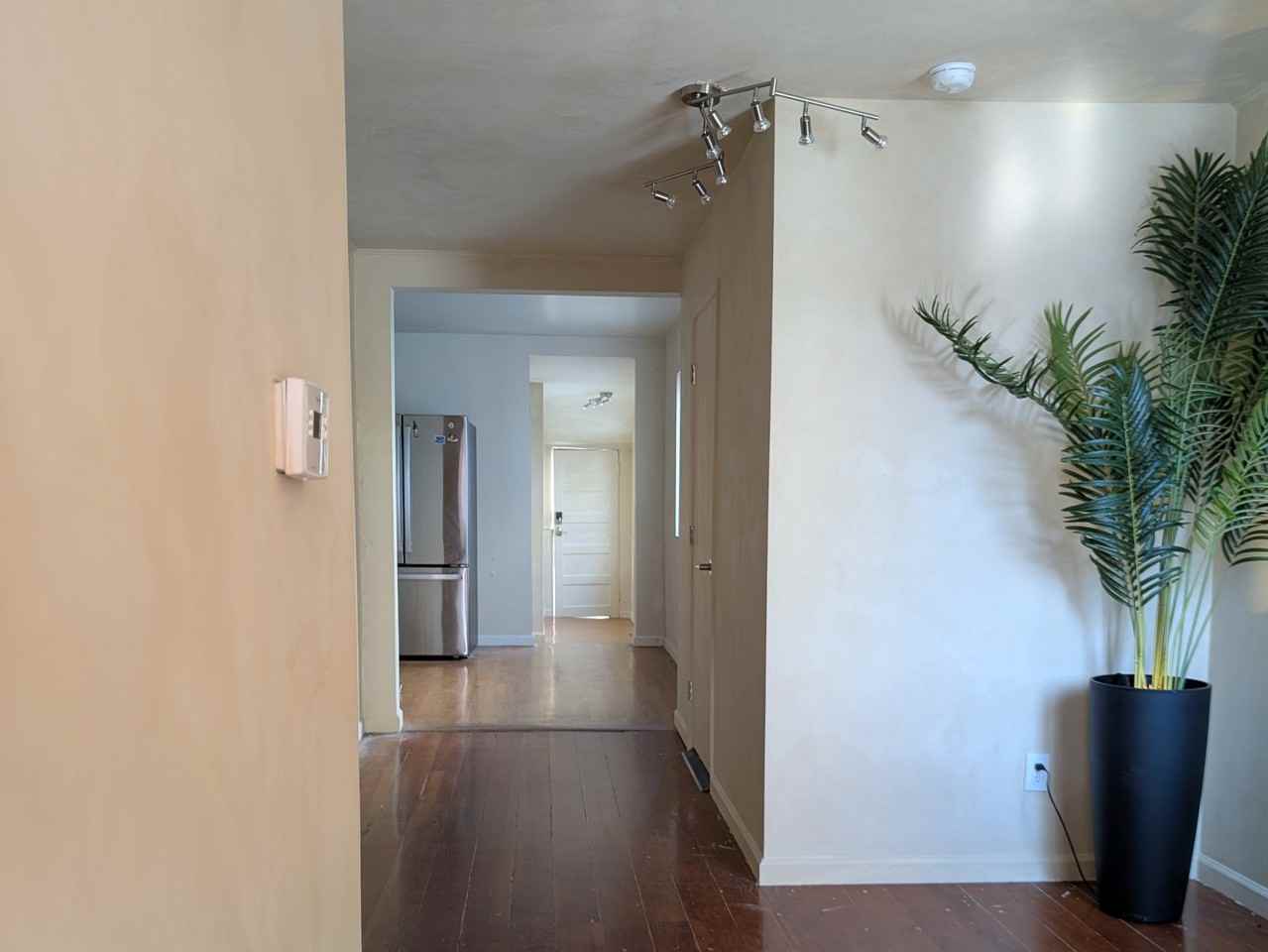 320 Bartlett St - Photo 5 of 20