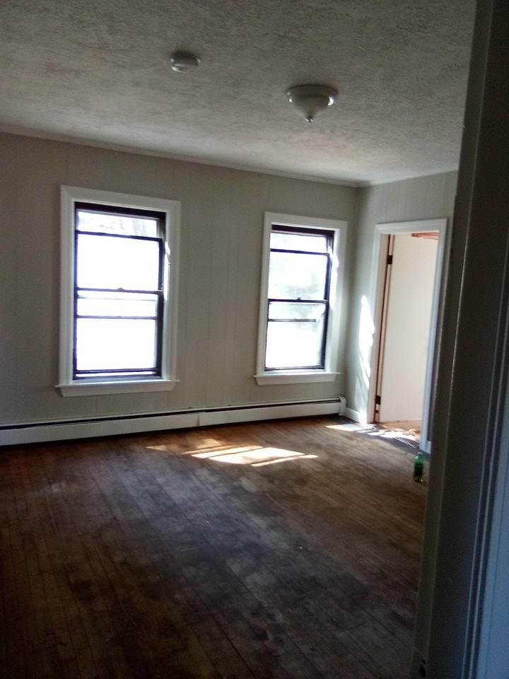 26 Hale St #1LEFT - Photo 2 of 8