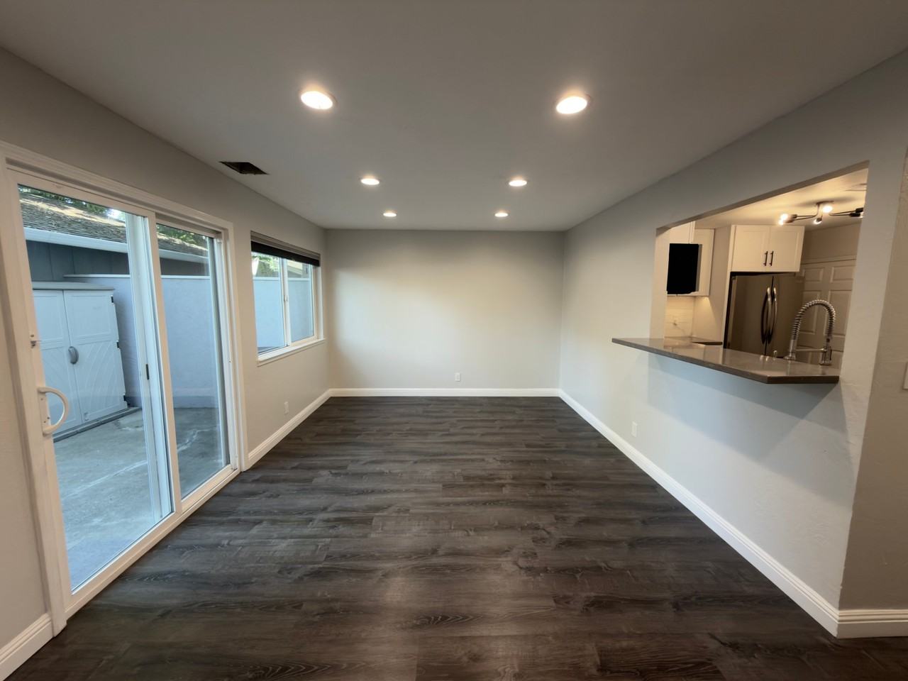 1430 Newhall Pkwy - Photo 6 of 15