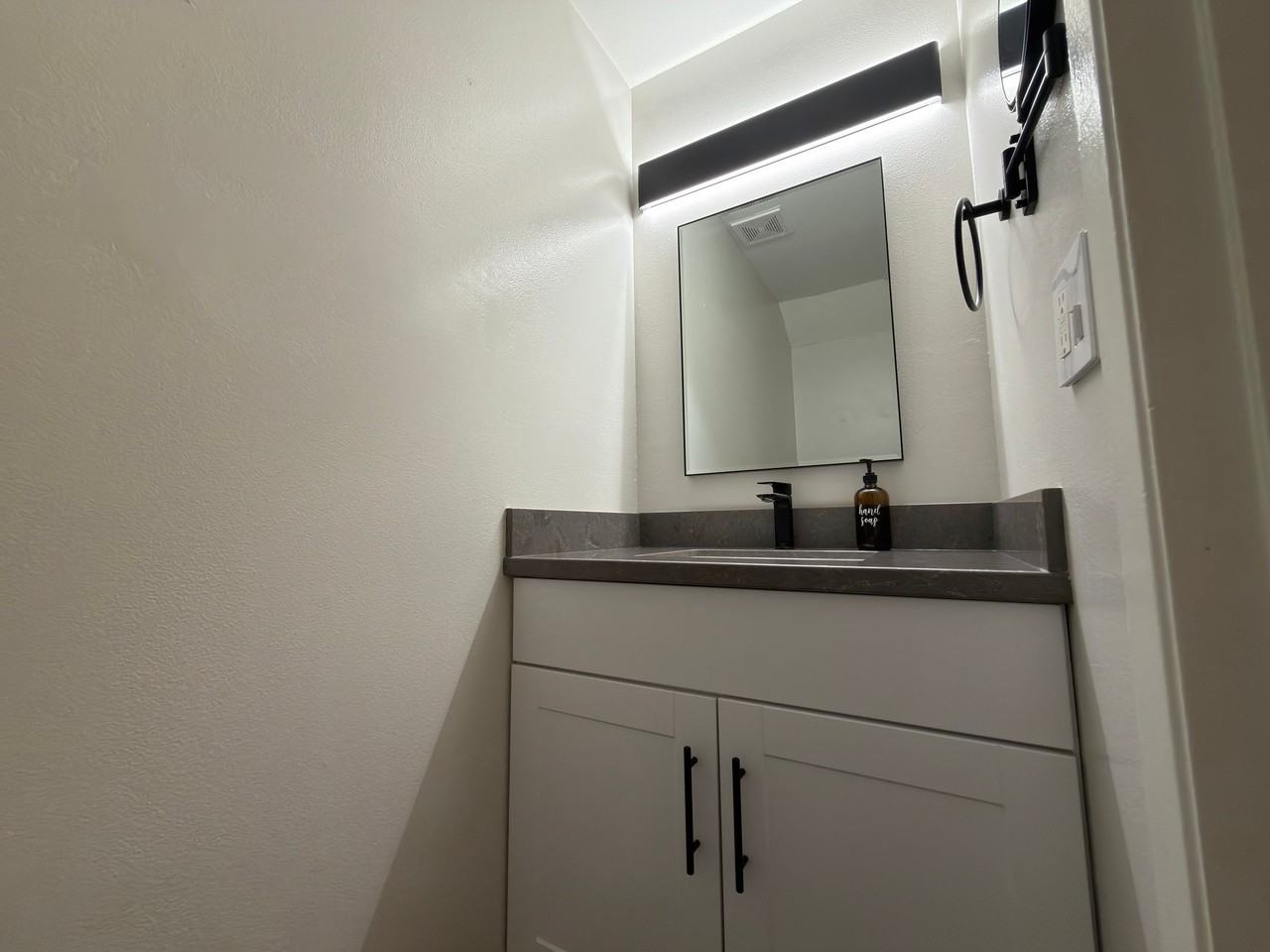 1430 Newhall Pkwy - Photo 7 of 15
